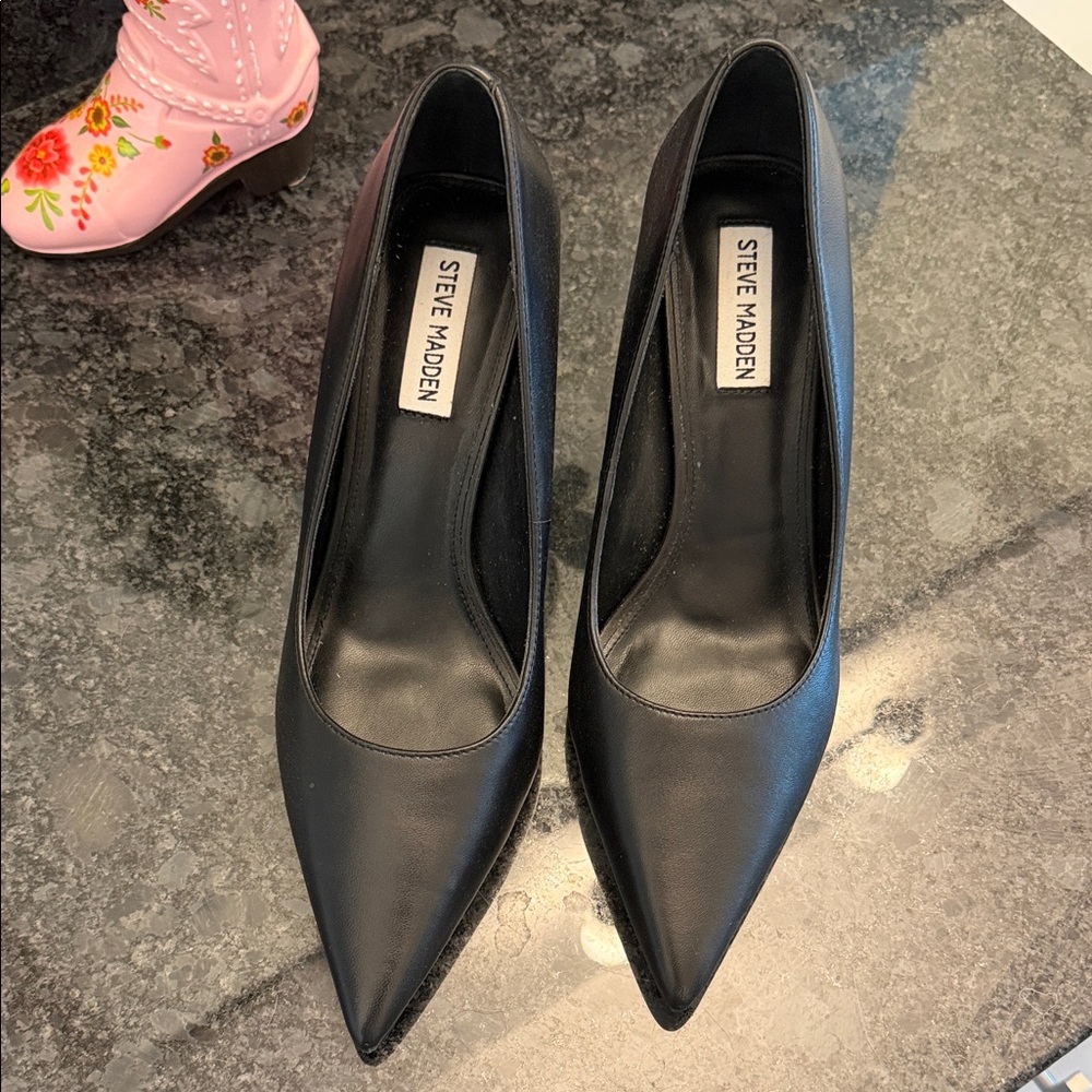 Steve Madden Classic Black Heels